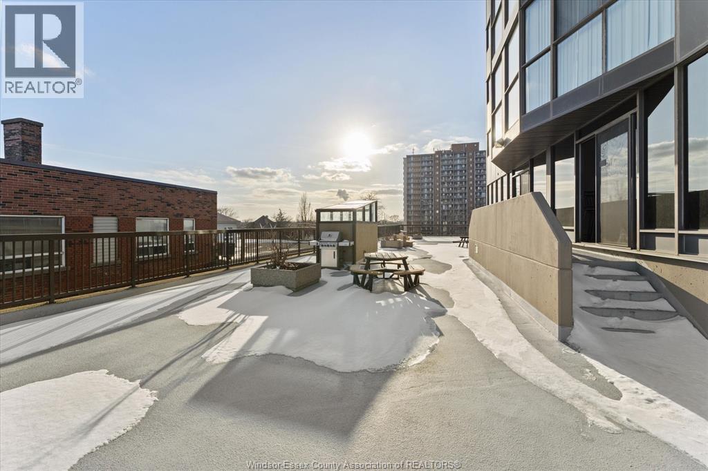 #1301 515 RIVERSIDE DRIVE WEST - 17