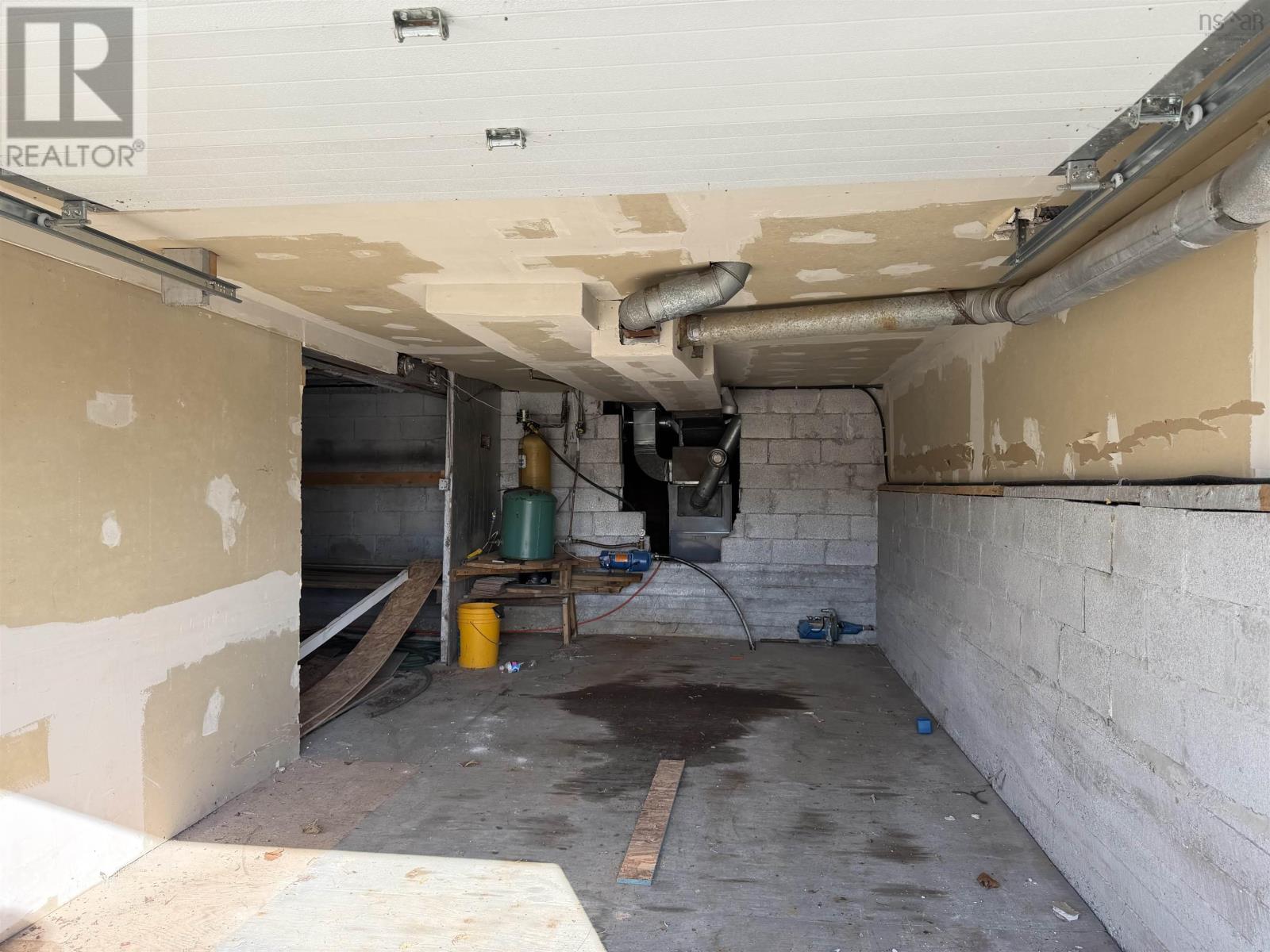 Property 8 of 41 of 429 Highway 7