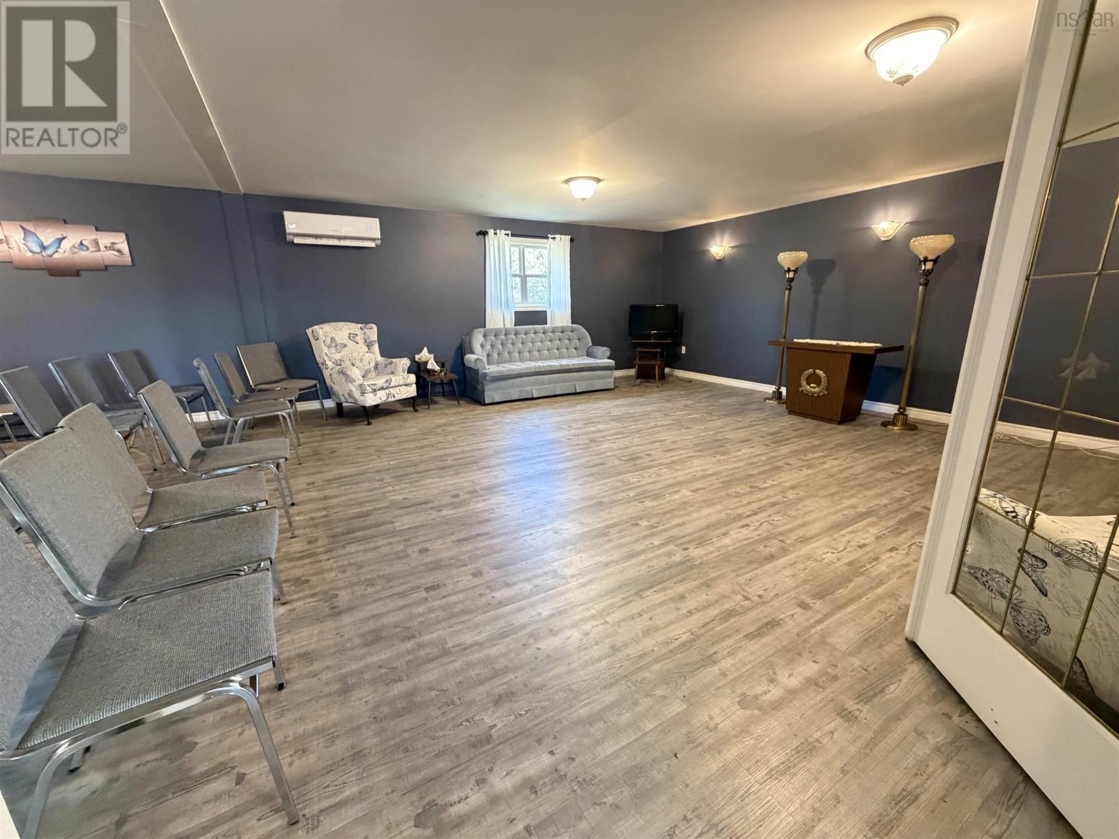 Property 12 of 41 of 429 Highway 7