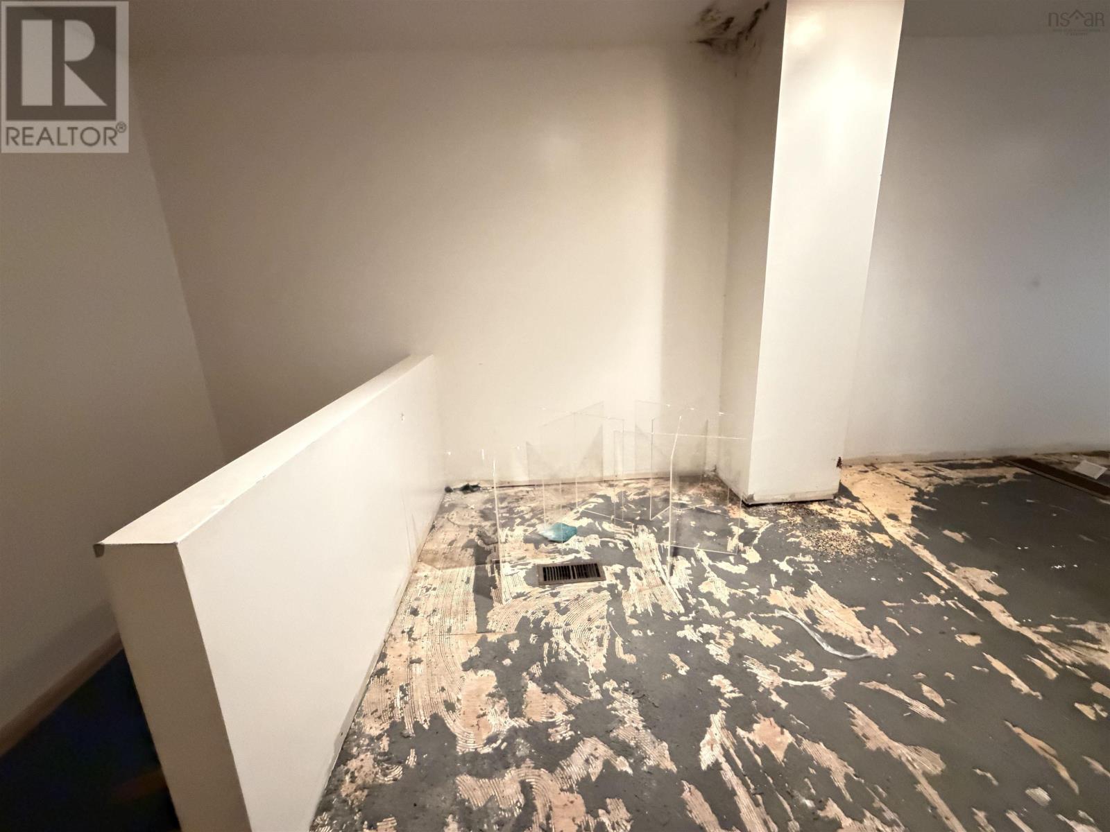 Property 28 of 41 of 429 Highway 7