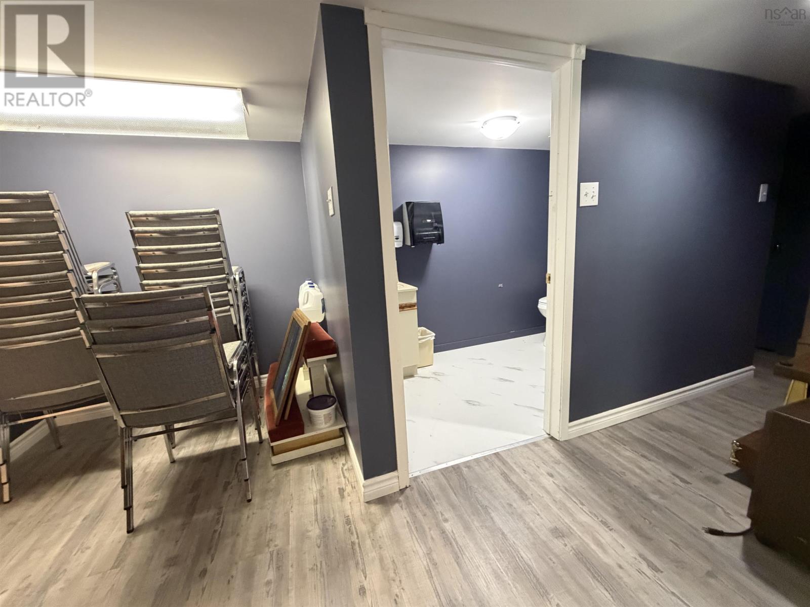 Property 21 of 41 of 429 Highway 7