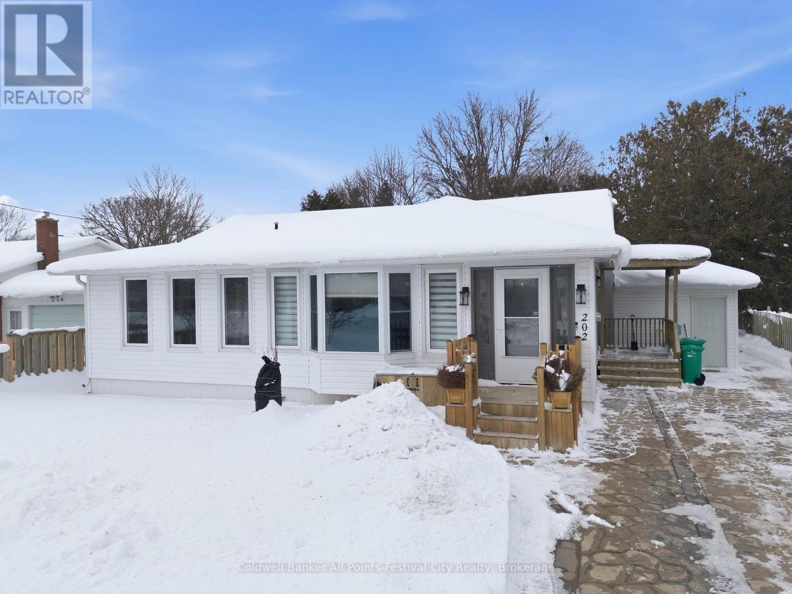 202 Bennett Street West