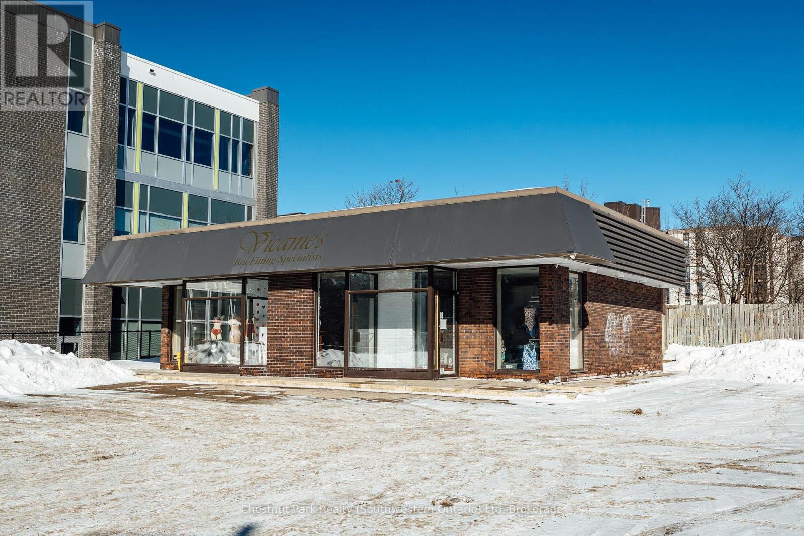 731 WOOLWICH STREET - Photo 2 of 18, Guelph (Riverside Park), Ontario