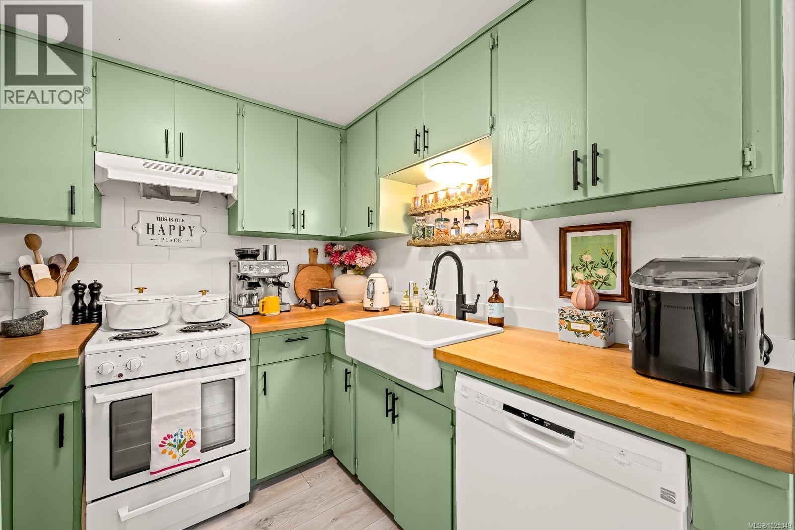 1883 & 1885 England Ave, Courtenay