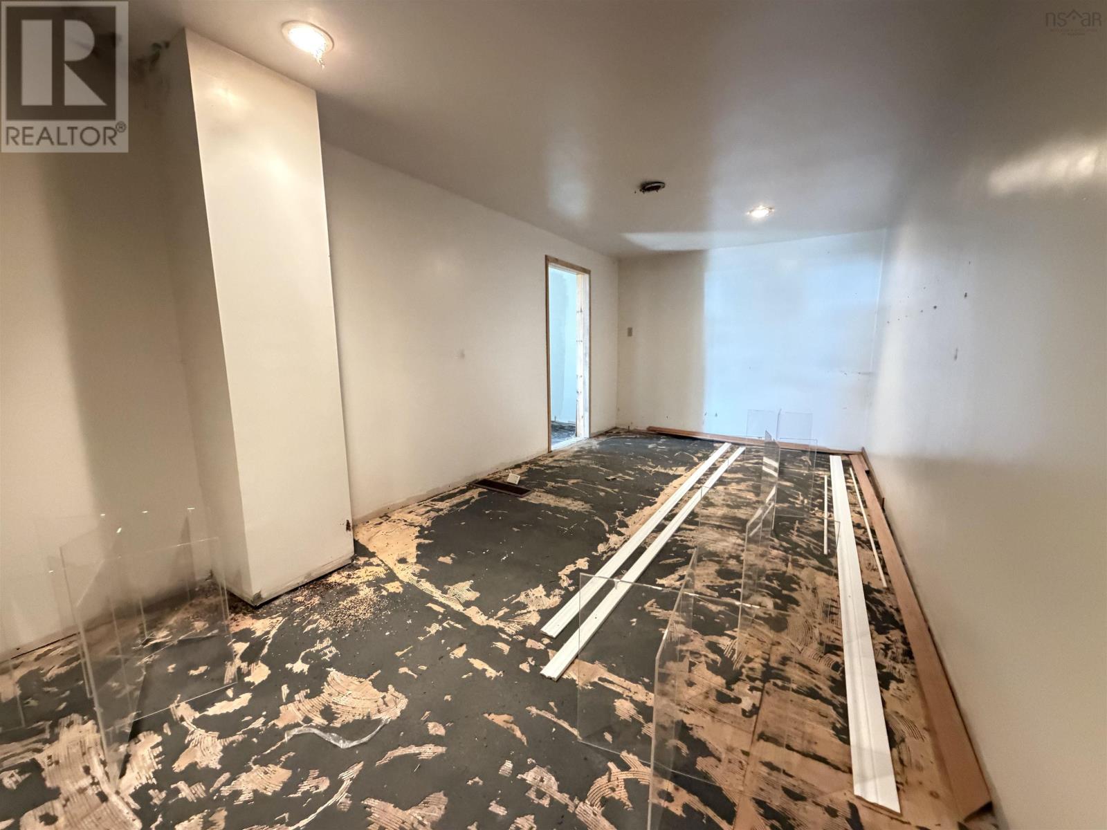 Property 30 of 40 of 429 Highway 7