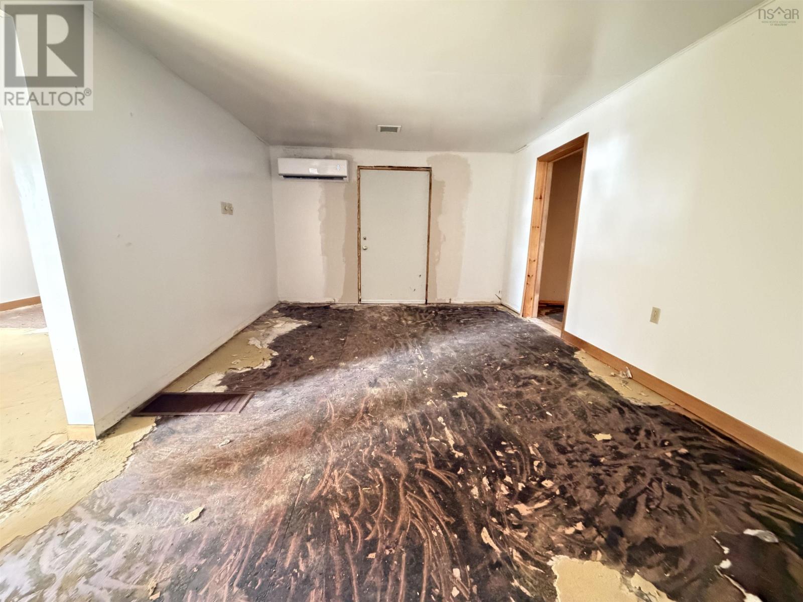 Property 32 of 40 of 429 Highway 7