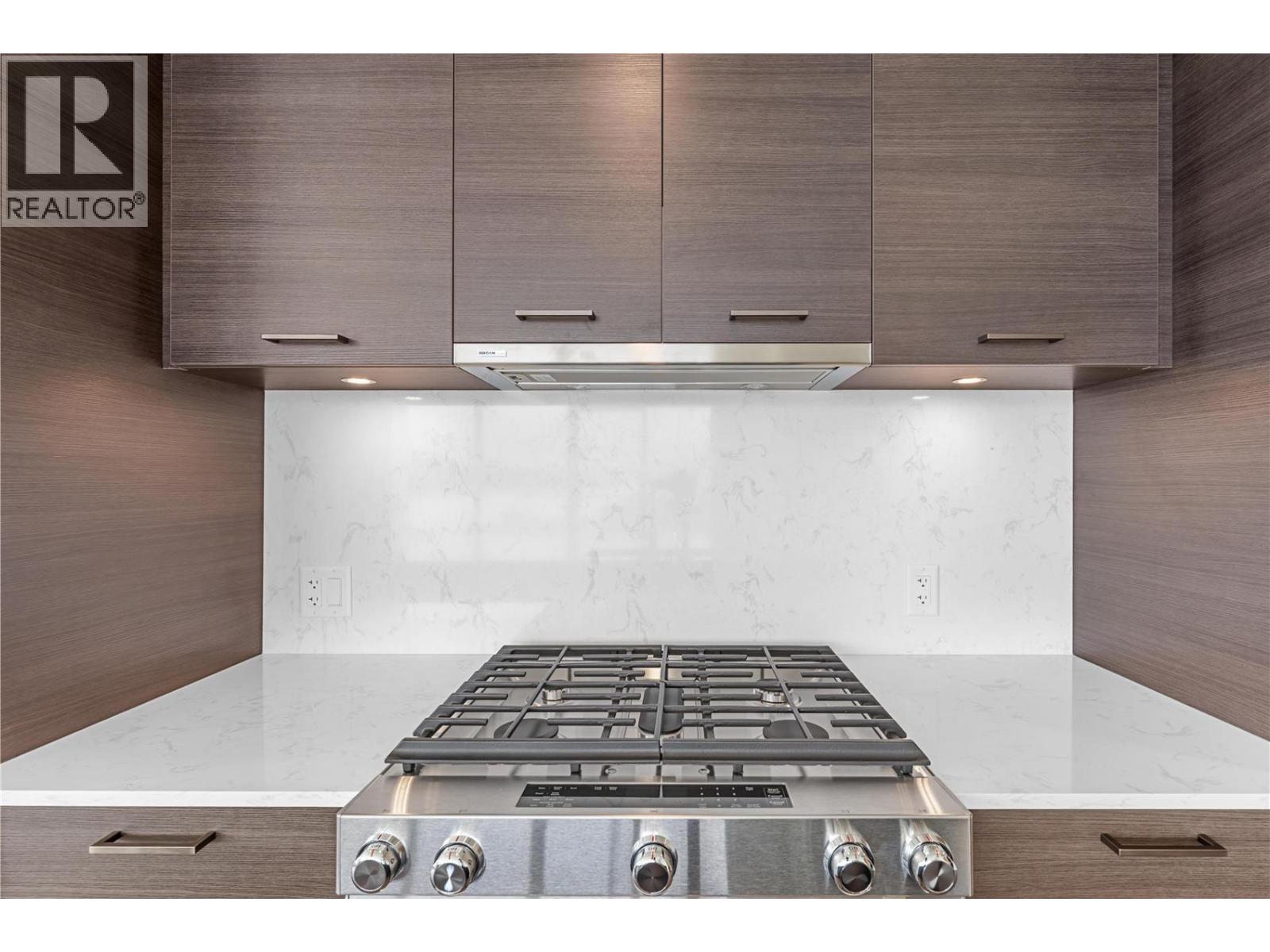 2205 1181 Sunset Drive, Kelowna