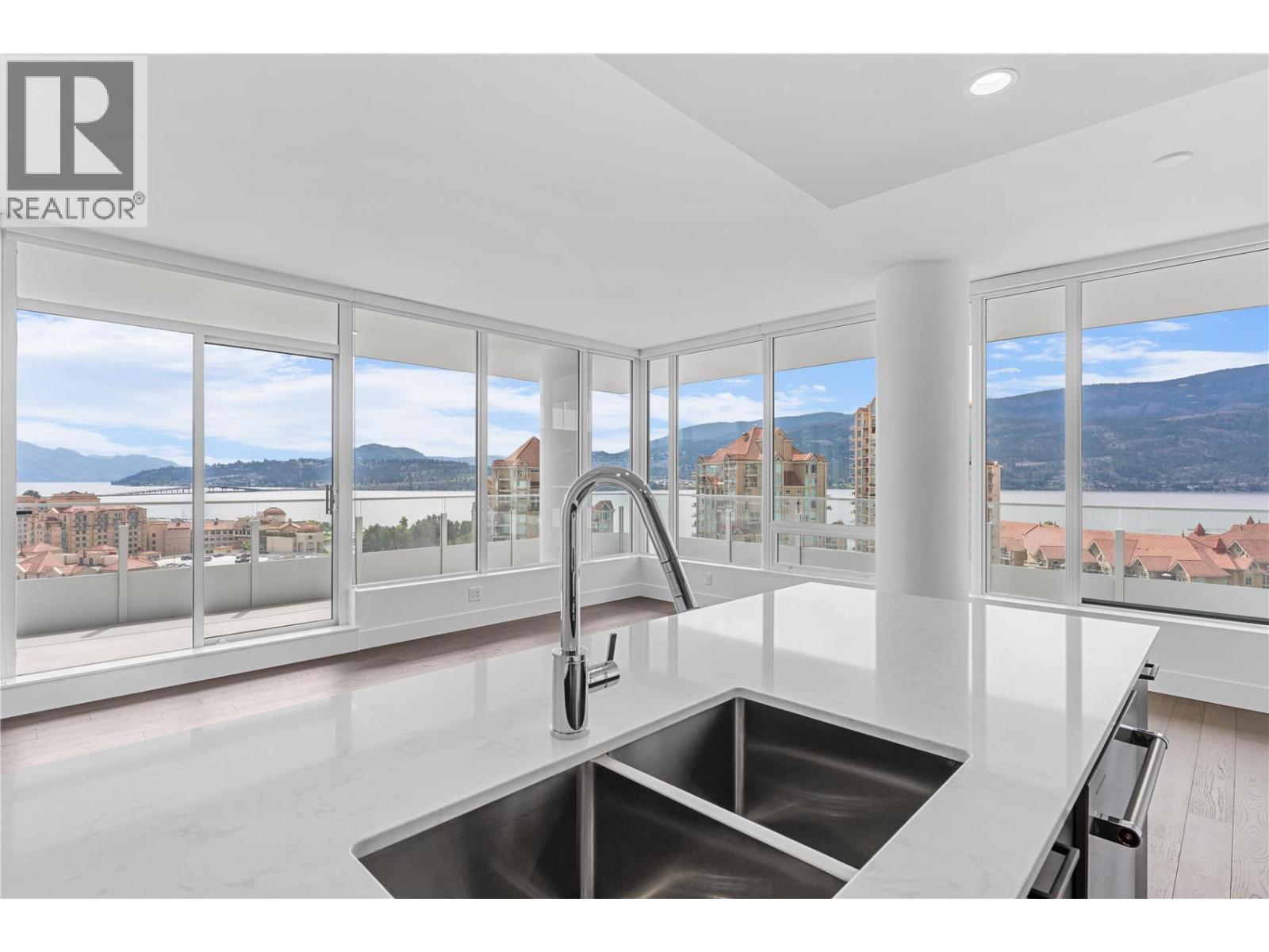 2205 1181 Sunset Drive, Kelowna
