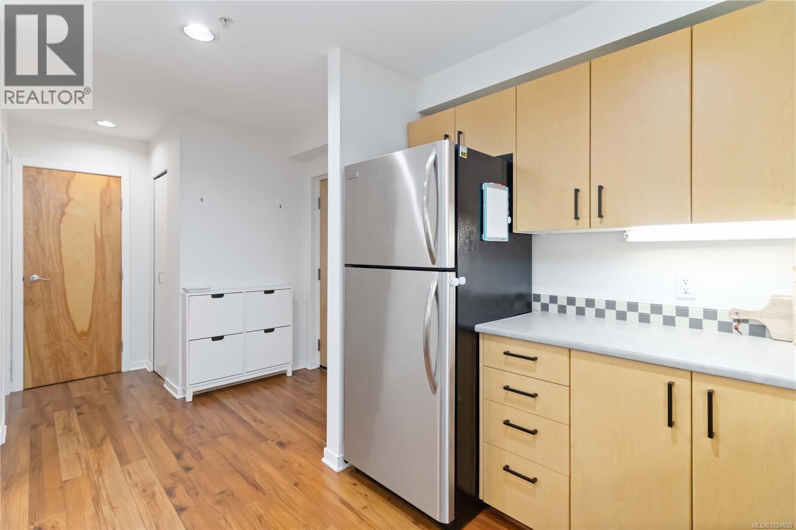 313 90 Regatta Landing, Victoria