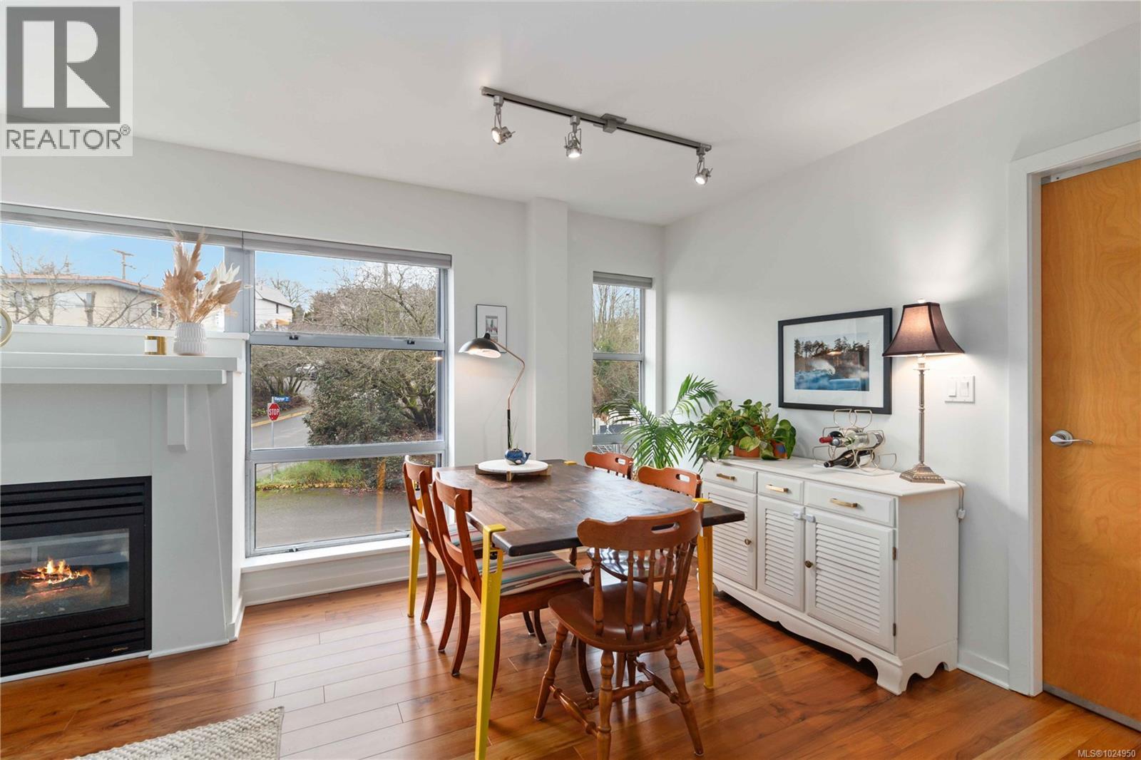 313 90 Regatta Landing, Victoria