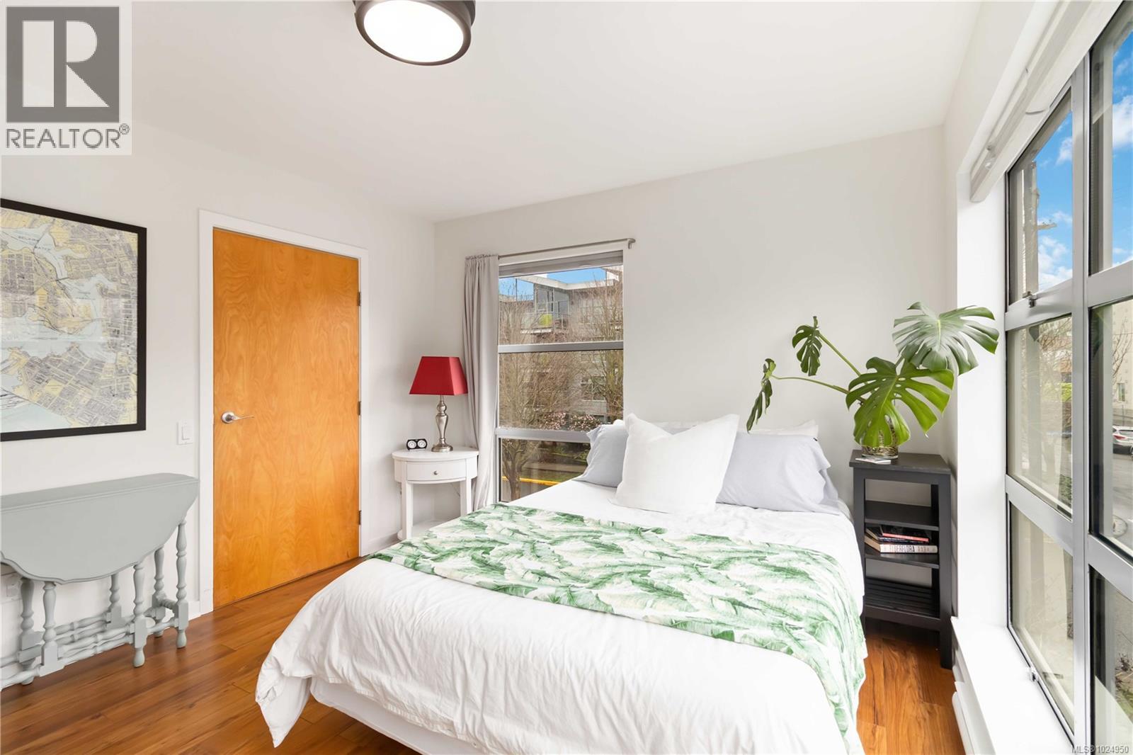 313 90 Regatta Landing, Victoria