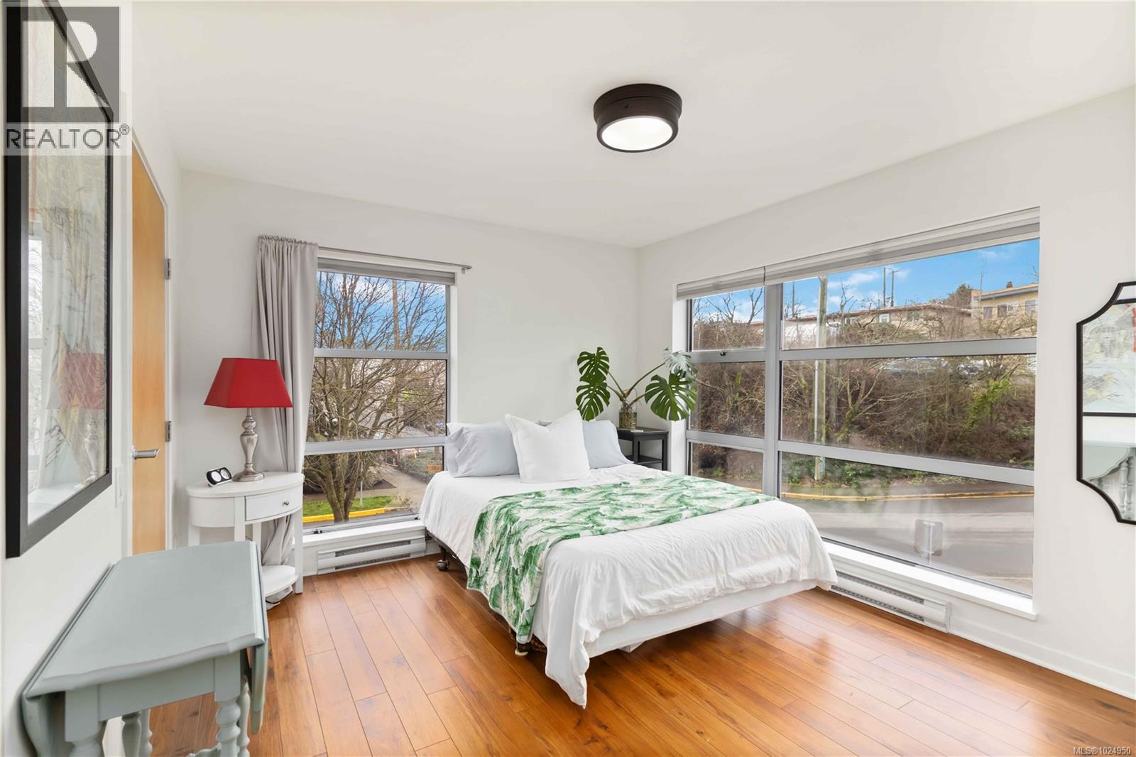 313 90 Regatta Landing, Victoria