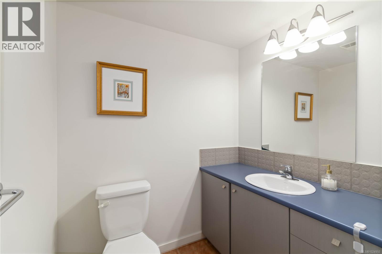 313 90 Regatta Landing, Victoria