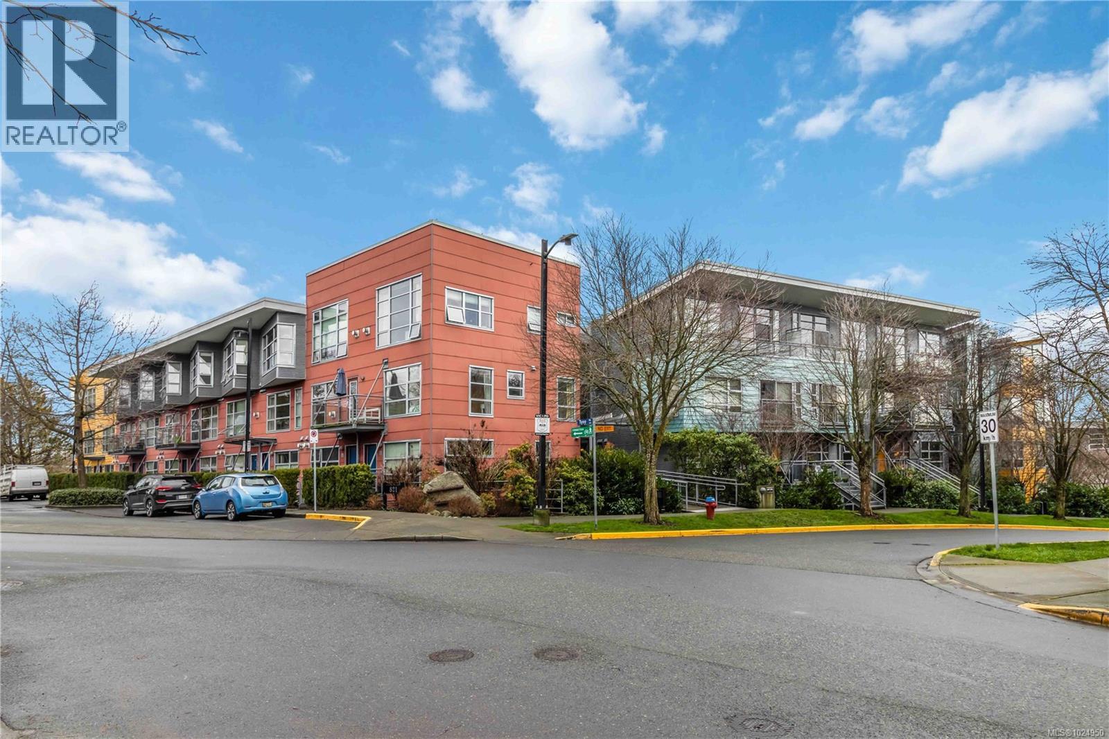 313 90 Regatta Landing, Victoria