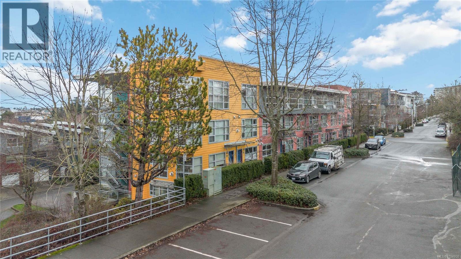 313 90 Regatta Landing, Victoria