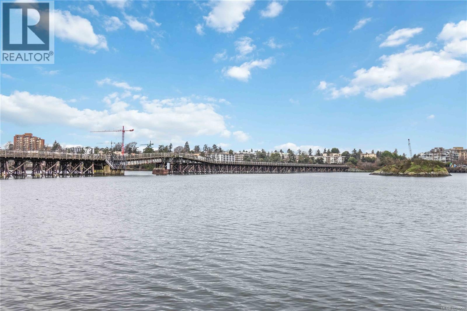 313 90 Regatta Landing, Victoria