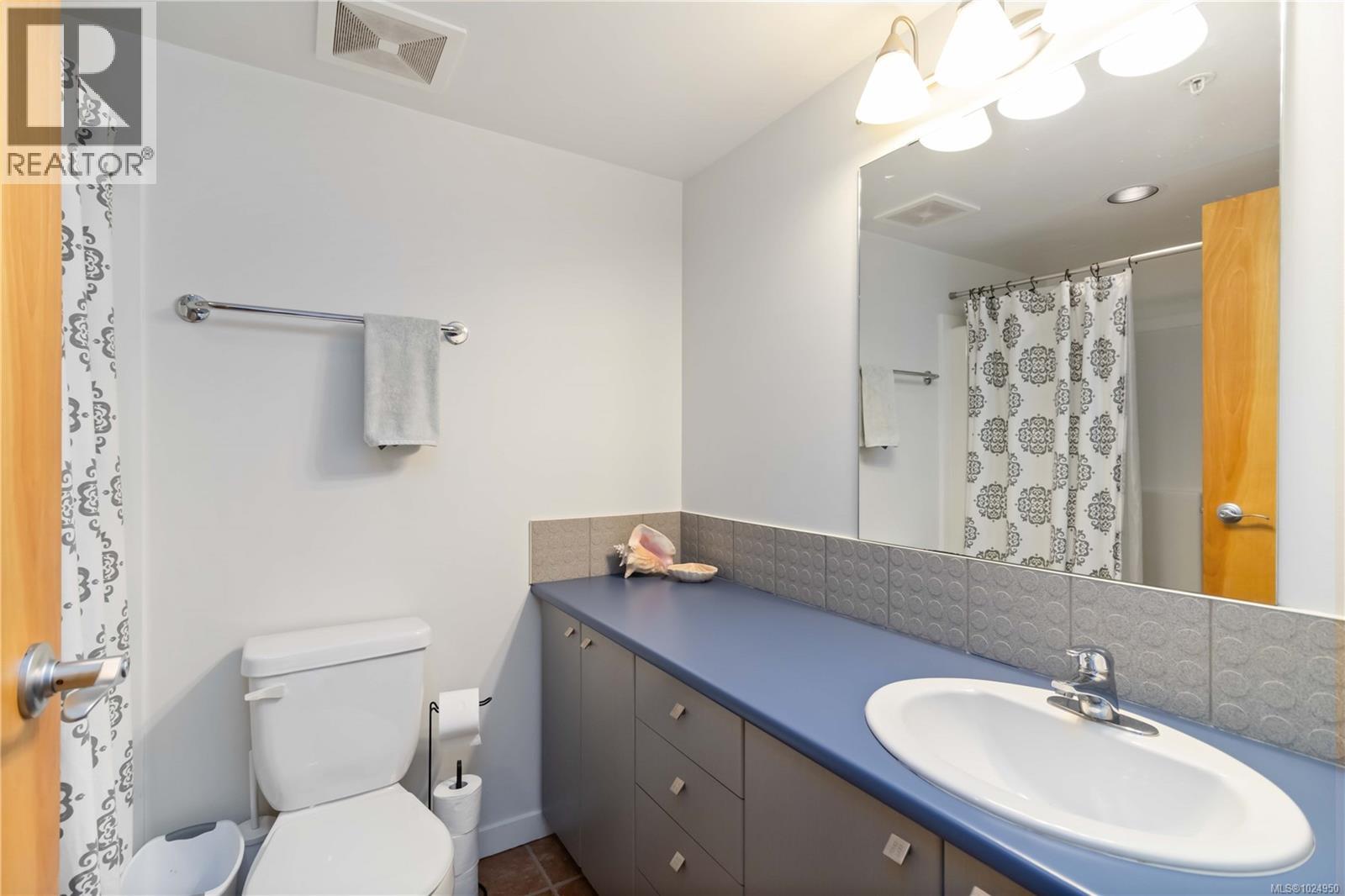 313 90 Regatta Landing, Victoria