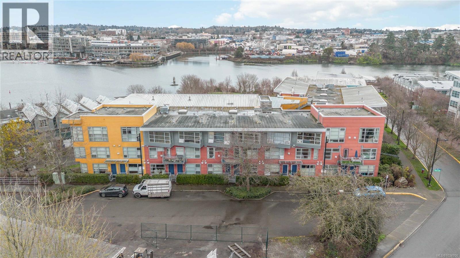 313 90 Regatta Landing, Victoria