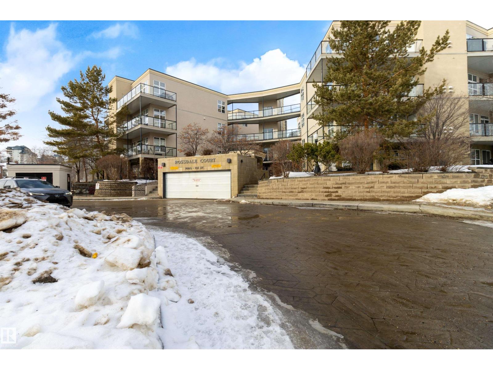 #110 9804 101 ST NW, Edmonton