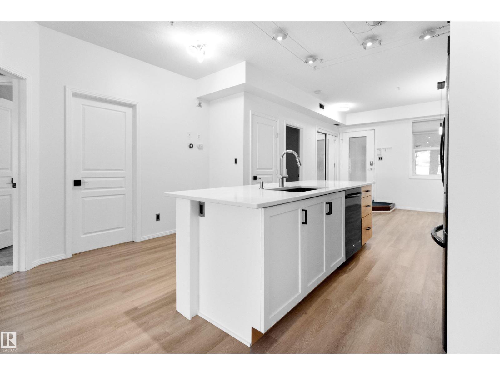 #110 9804 101 ST NW, Edmonton