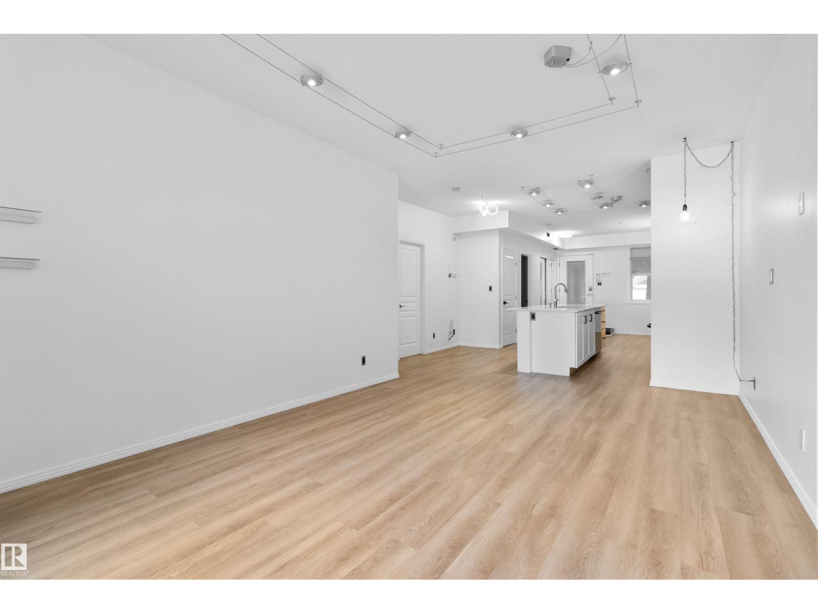 #110 9804 101 ST NW, Edmonton