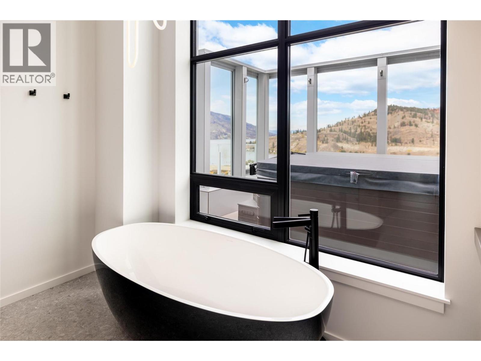 2902 1181 Sunset Drive, Kelowna