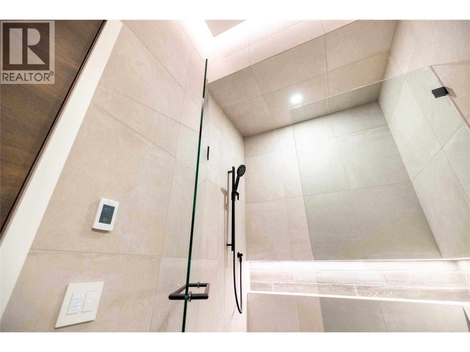 2902 1181 Sunset Drive, Kelowna