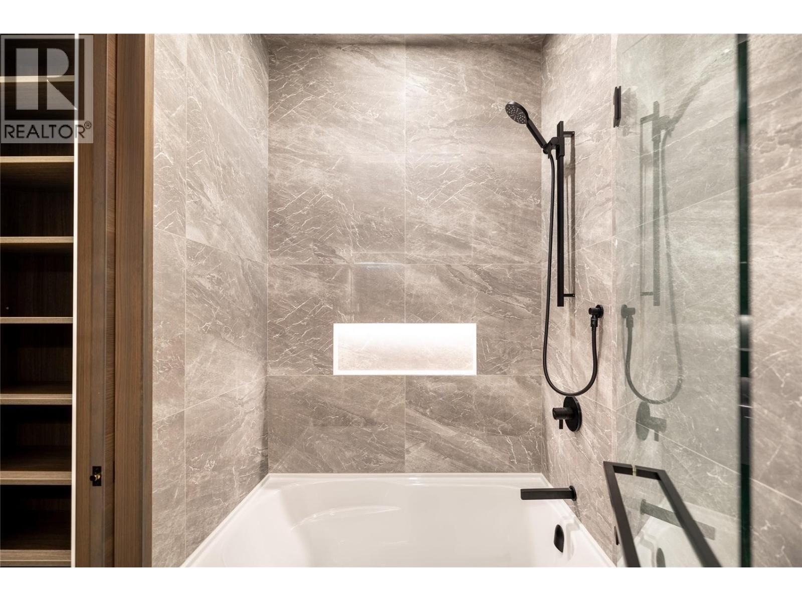 2902 1181 Sunset Drive, Kelowna