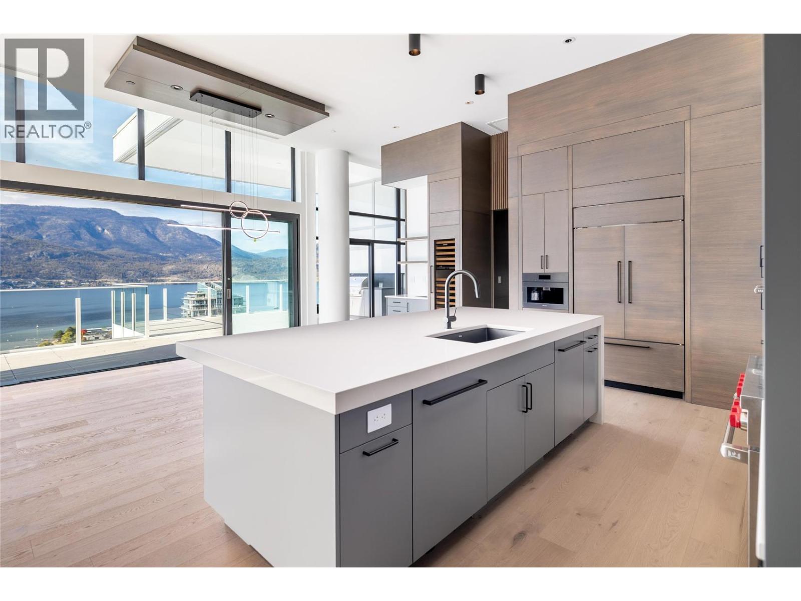 2902 1181 Sunset Drive, Kelowna