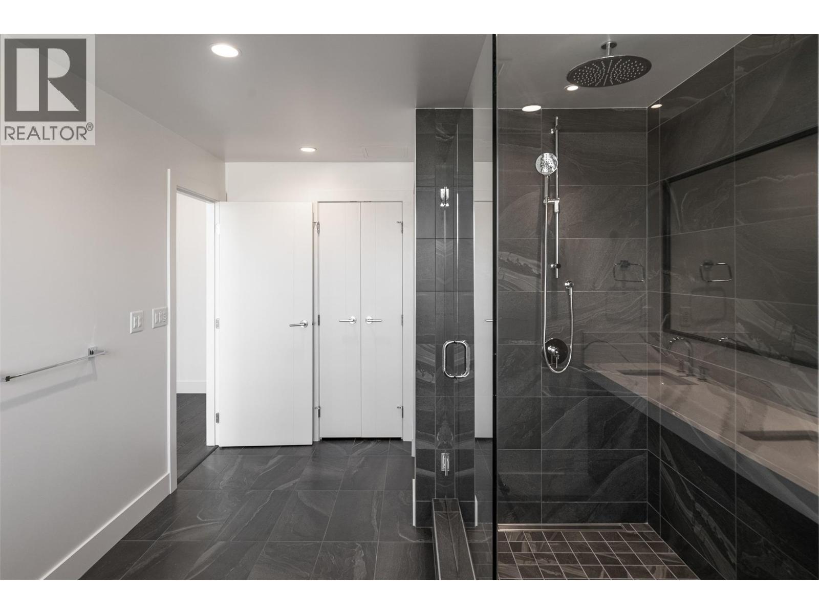 2703 1181 Sunset Drive, Kelowna