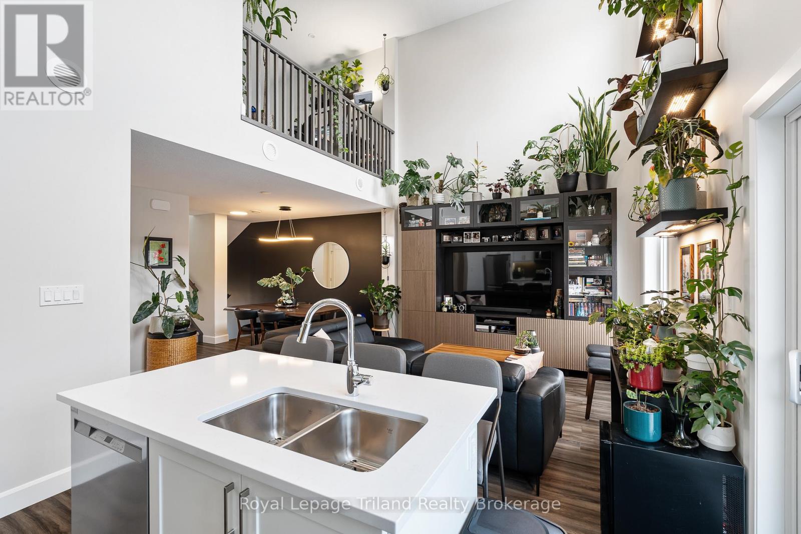 14 - 3202 VIVIAN LINE 37 LINE