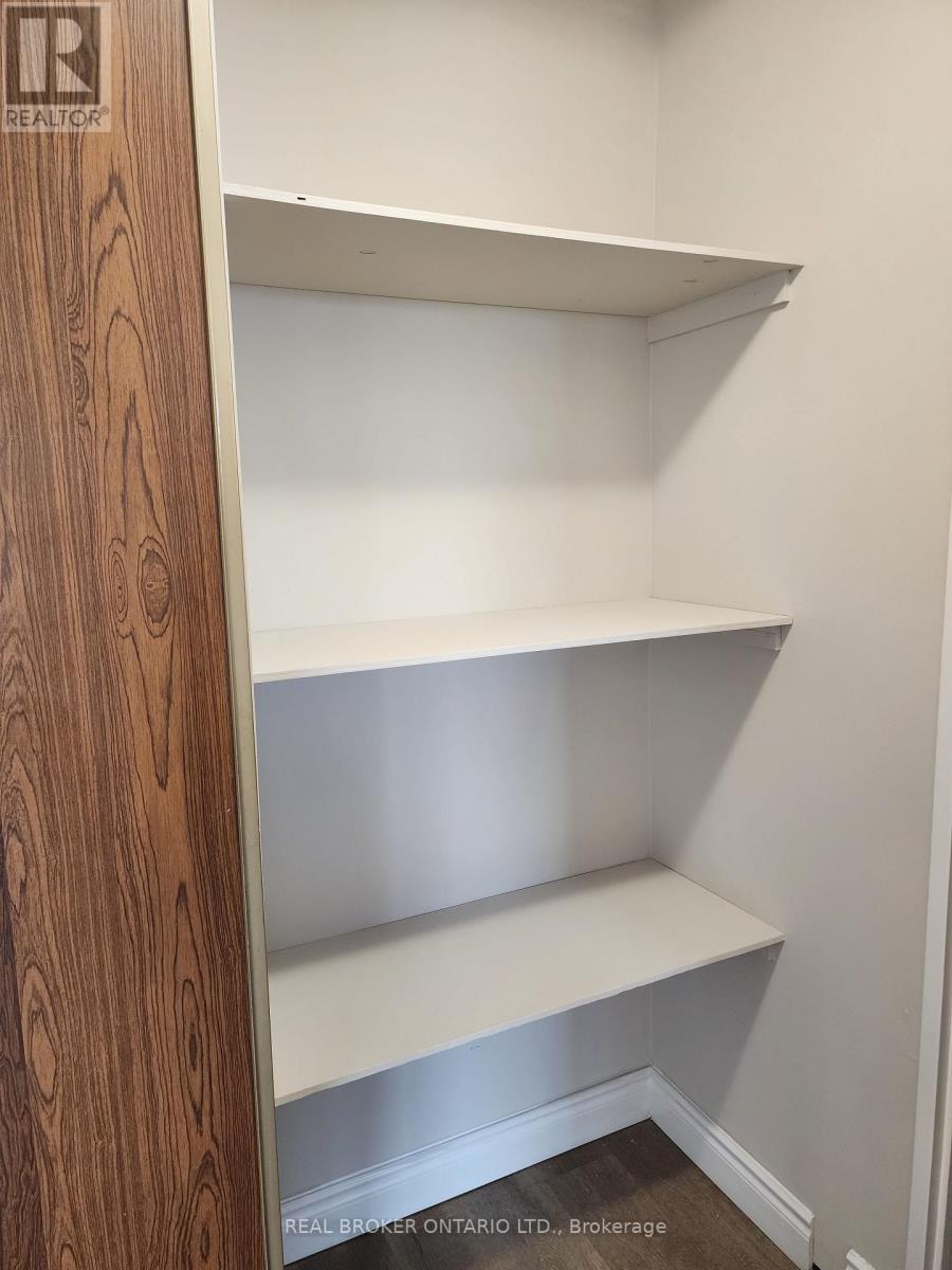 97 Nonquon Unit Apt #302 photo 4