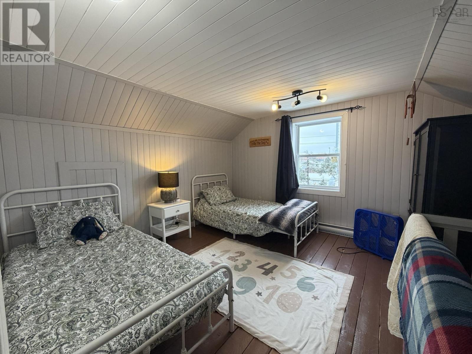 Property 26 of 31 of 33 RYLAND Avenue