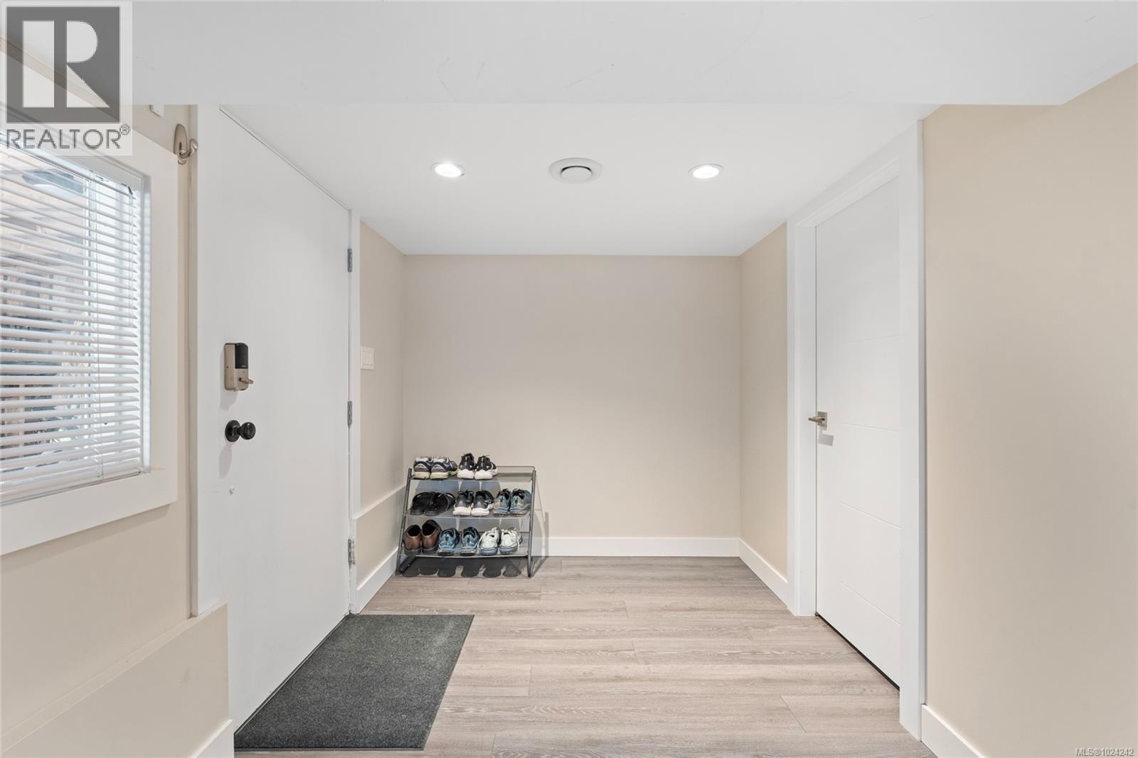  2051 Hampshire Road, Oak Bay