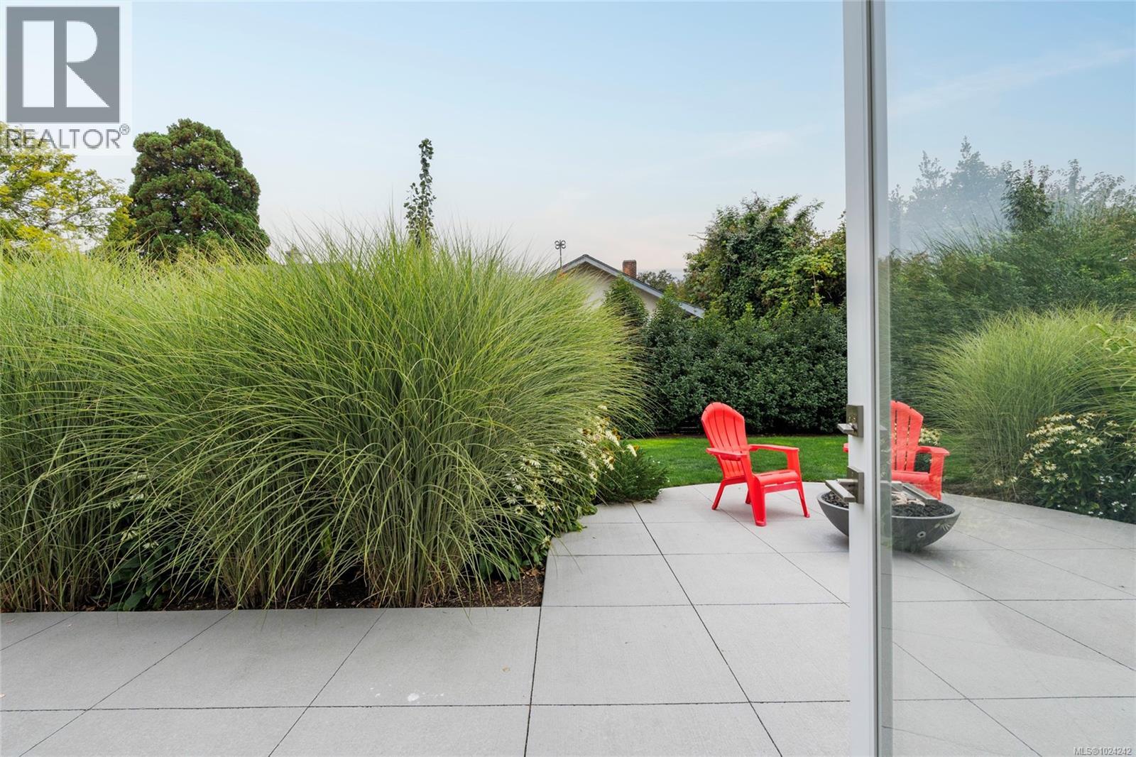  2051 Hampshire Road, Oak Bay