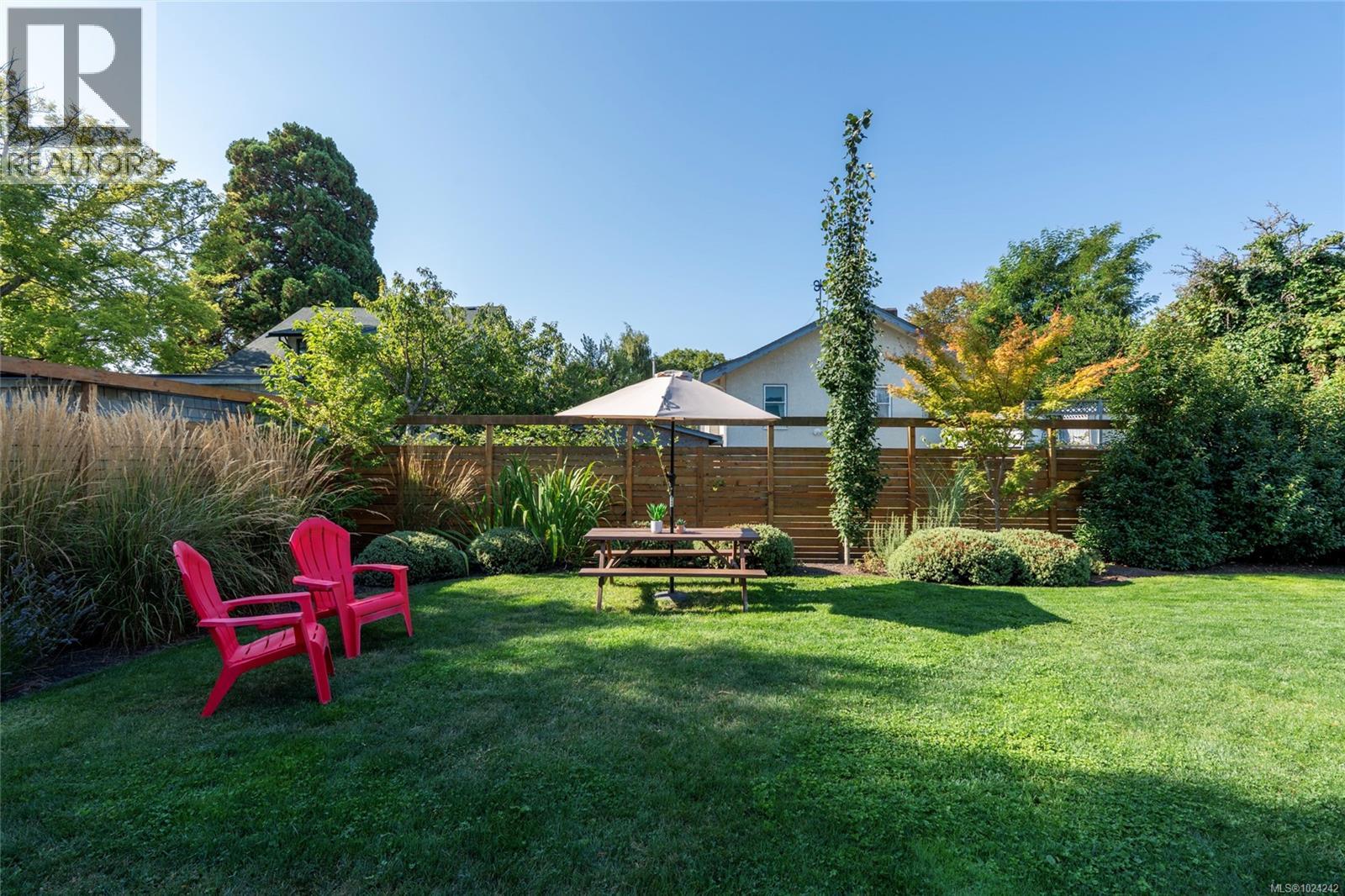  2051 Hampshire Road, Oak Bay