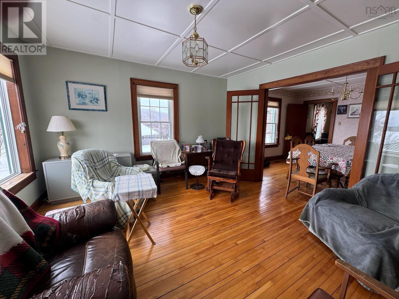 Property 9 of 20 of 9596 105 Highway