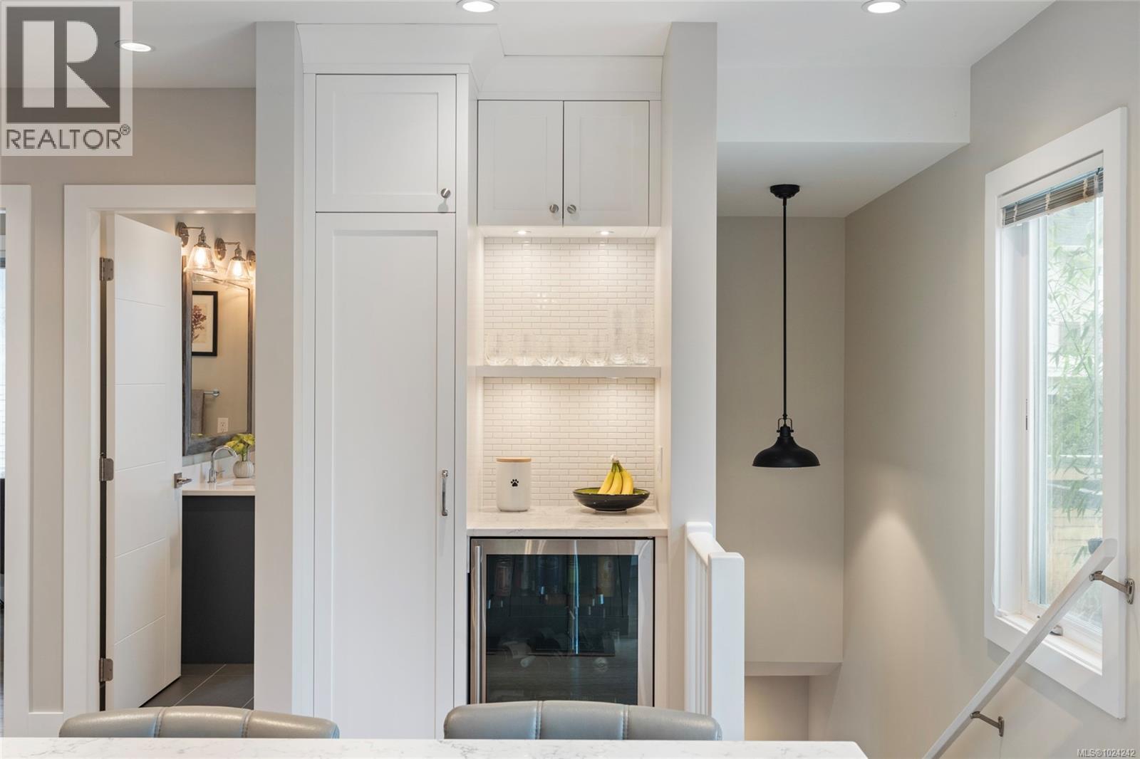  2051 Hampshire Road, Oak Bay