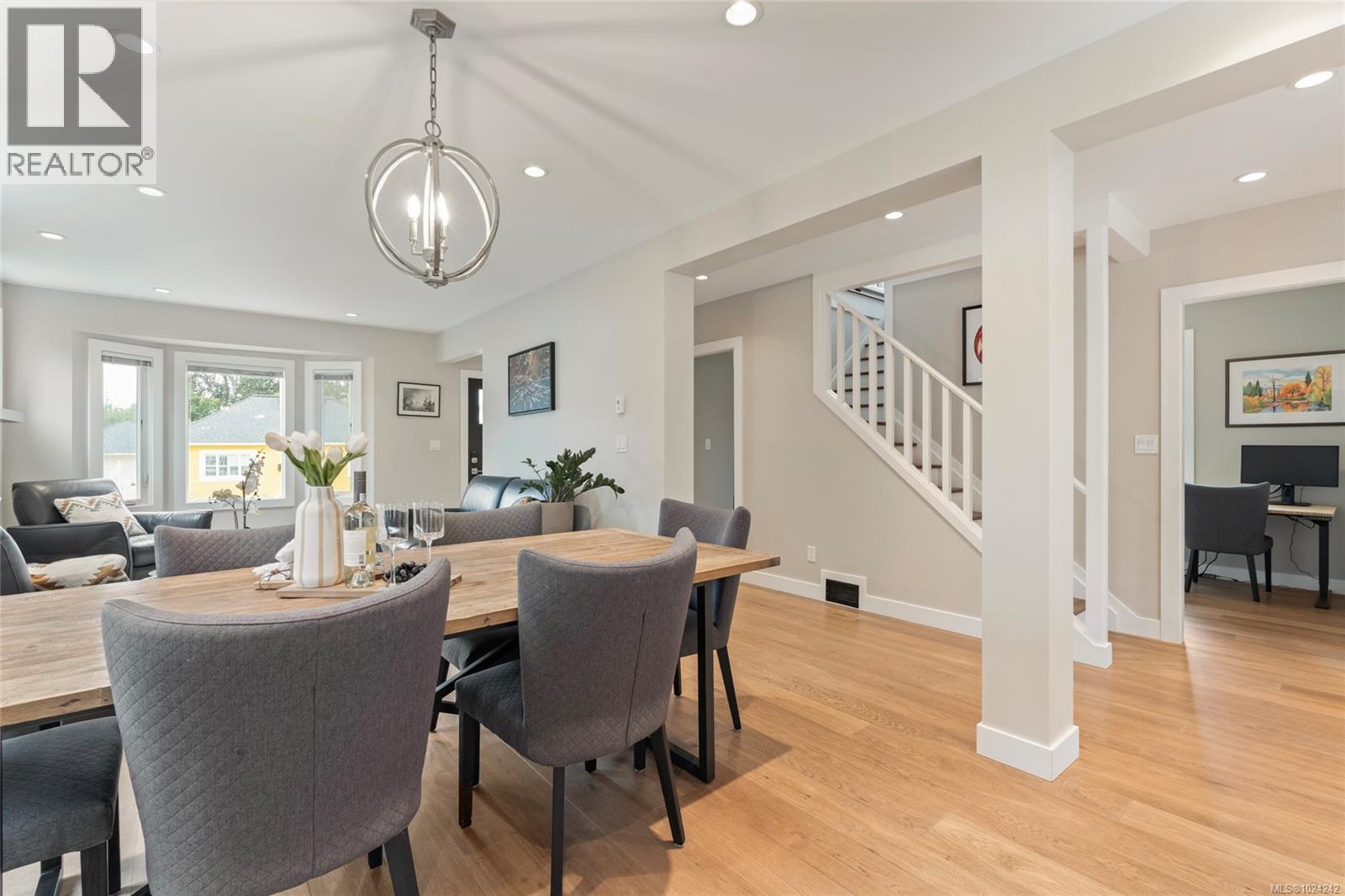  2051 Hampshire Road, Oak Bay