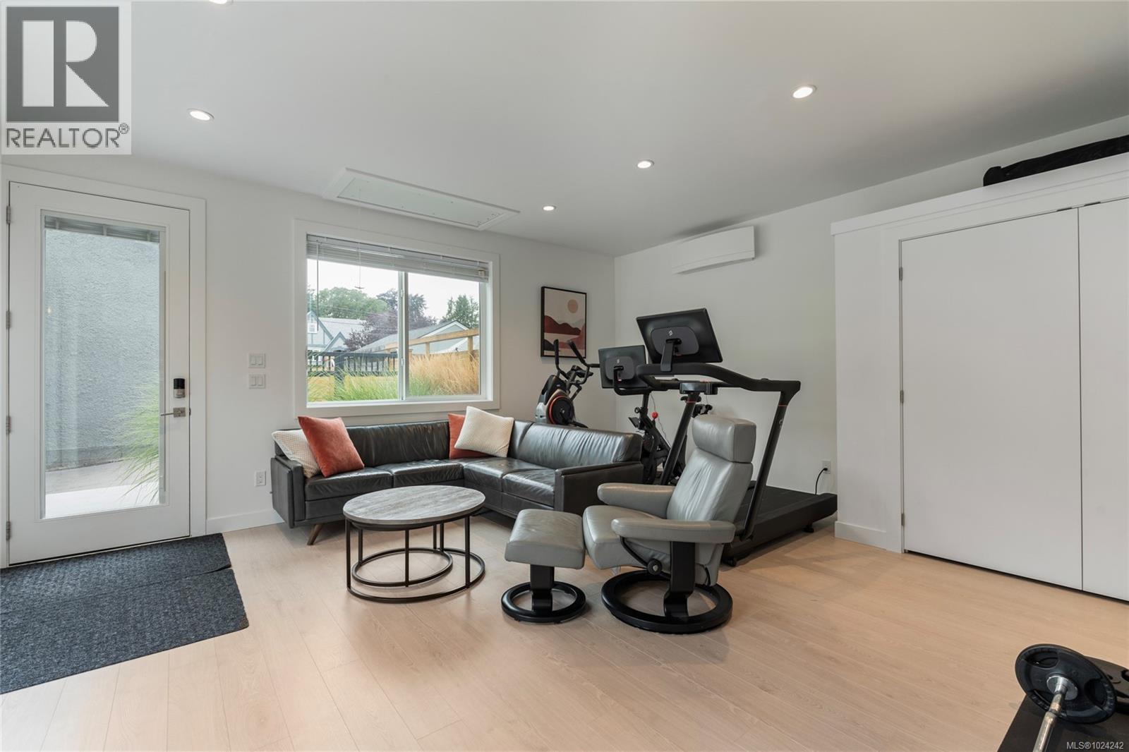  2051 Hampshire Road, Oak Bay