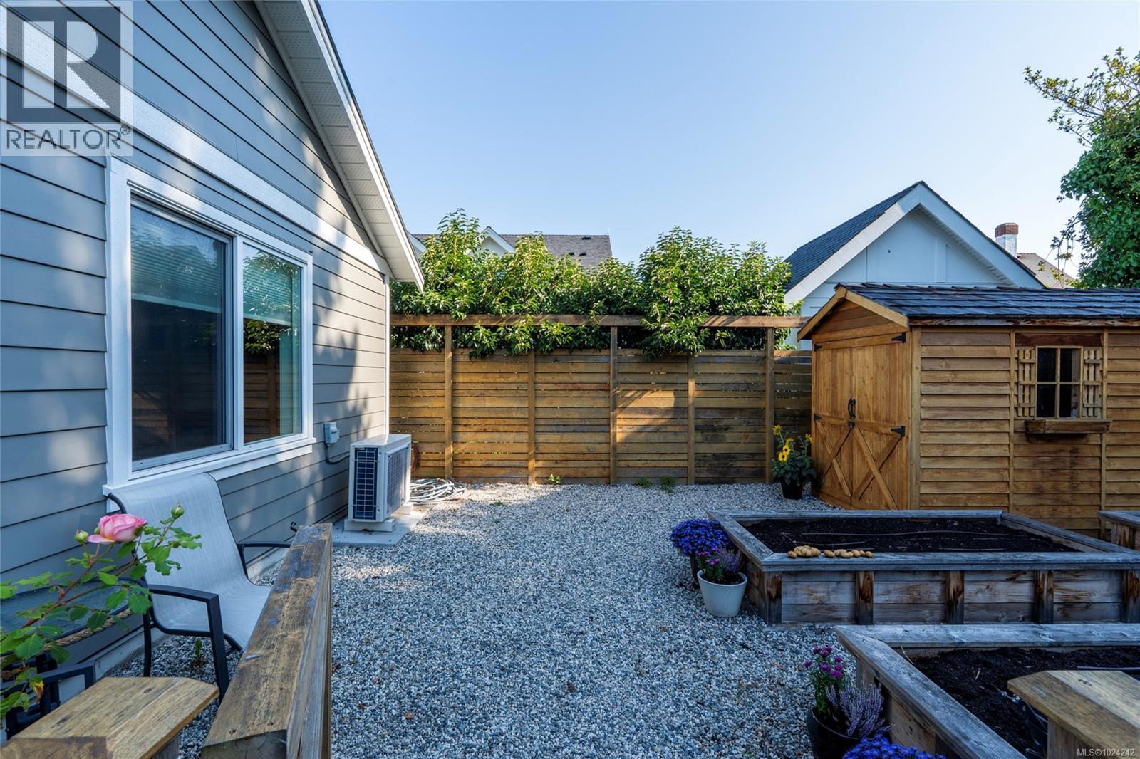  2051 Hampshire Road, Oak Bay