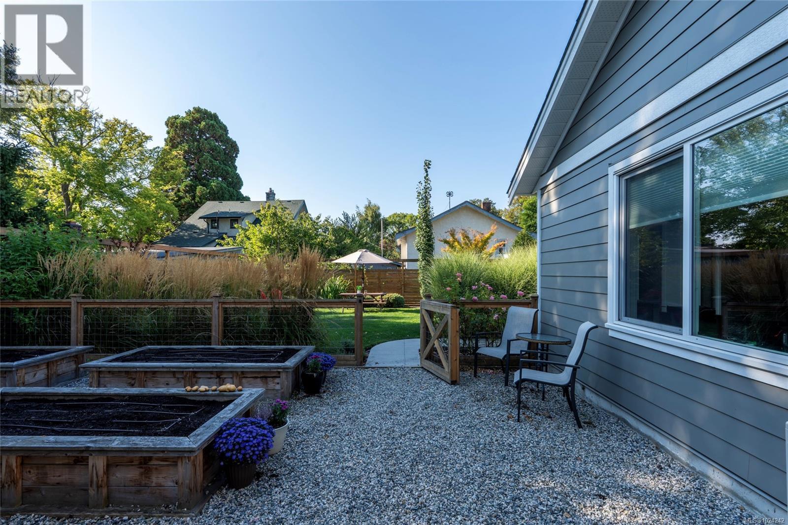  2051 Hampshire Road, Oak Bay