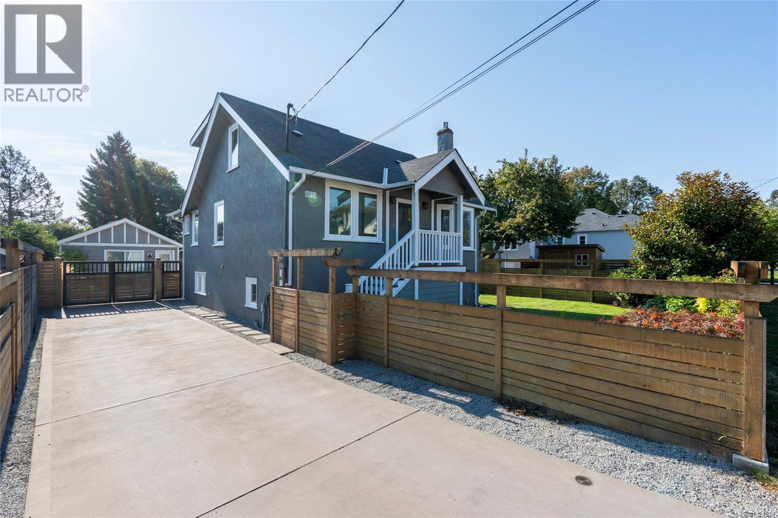  2051 Hampshire Road, Oak Bay