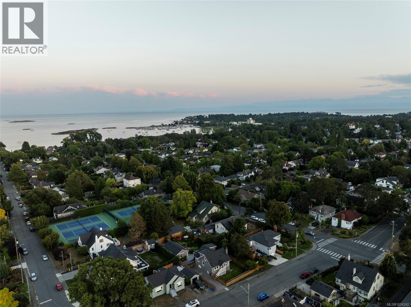  2051 Hampshire Road, Oak Bay