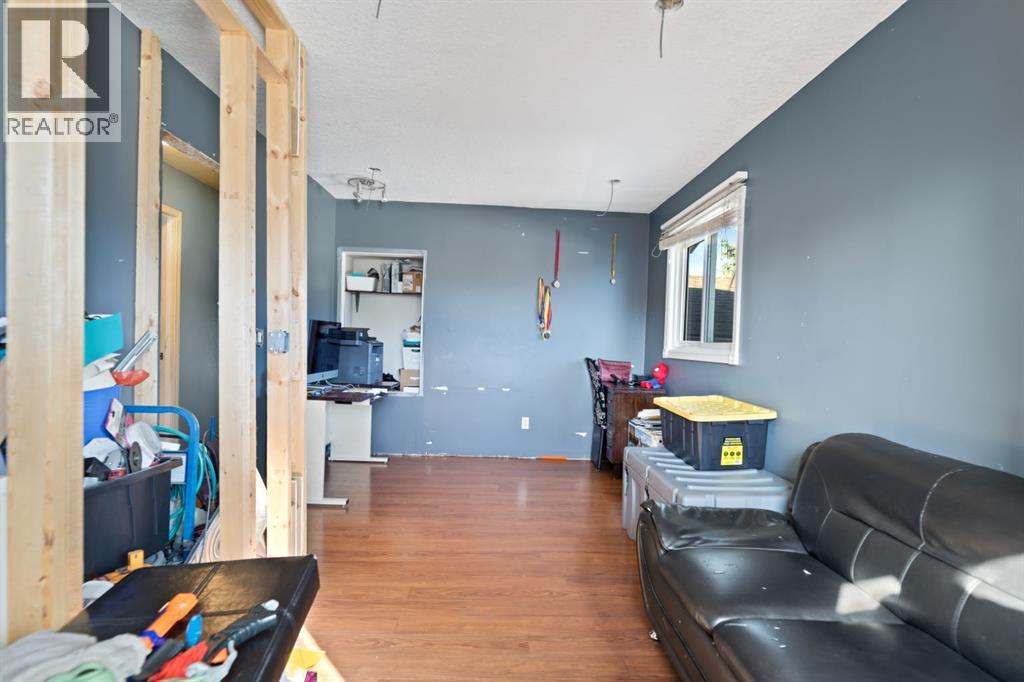 Single Family House 3 Level for Sale in  Castlegrove Way NE Castleridge Calgary 