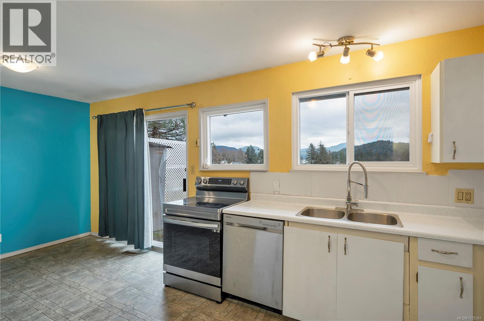 431 Macmillan Dr - 2