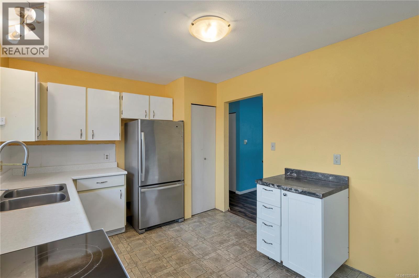 431 Macmillan Dr - 4