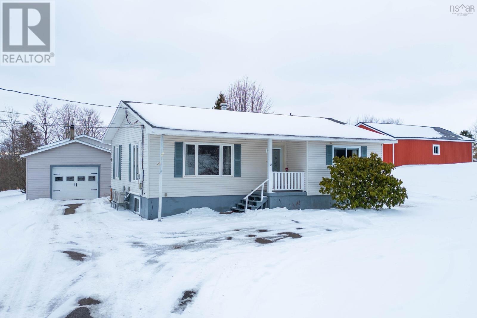 Property 2 of 40 of 482 Highway 204