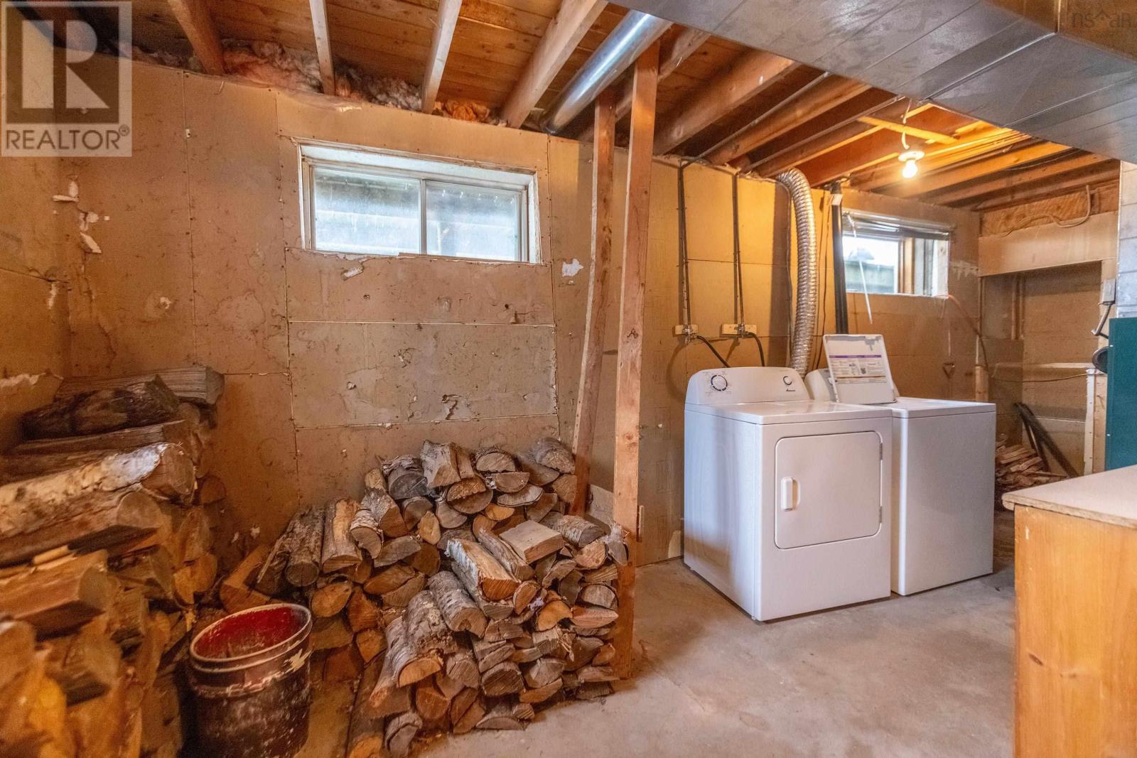 Property 27 of 40 of 482 Highway 204