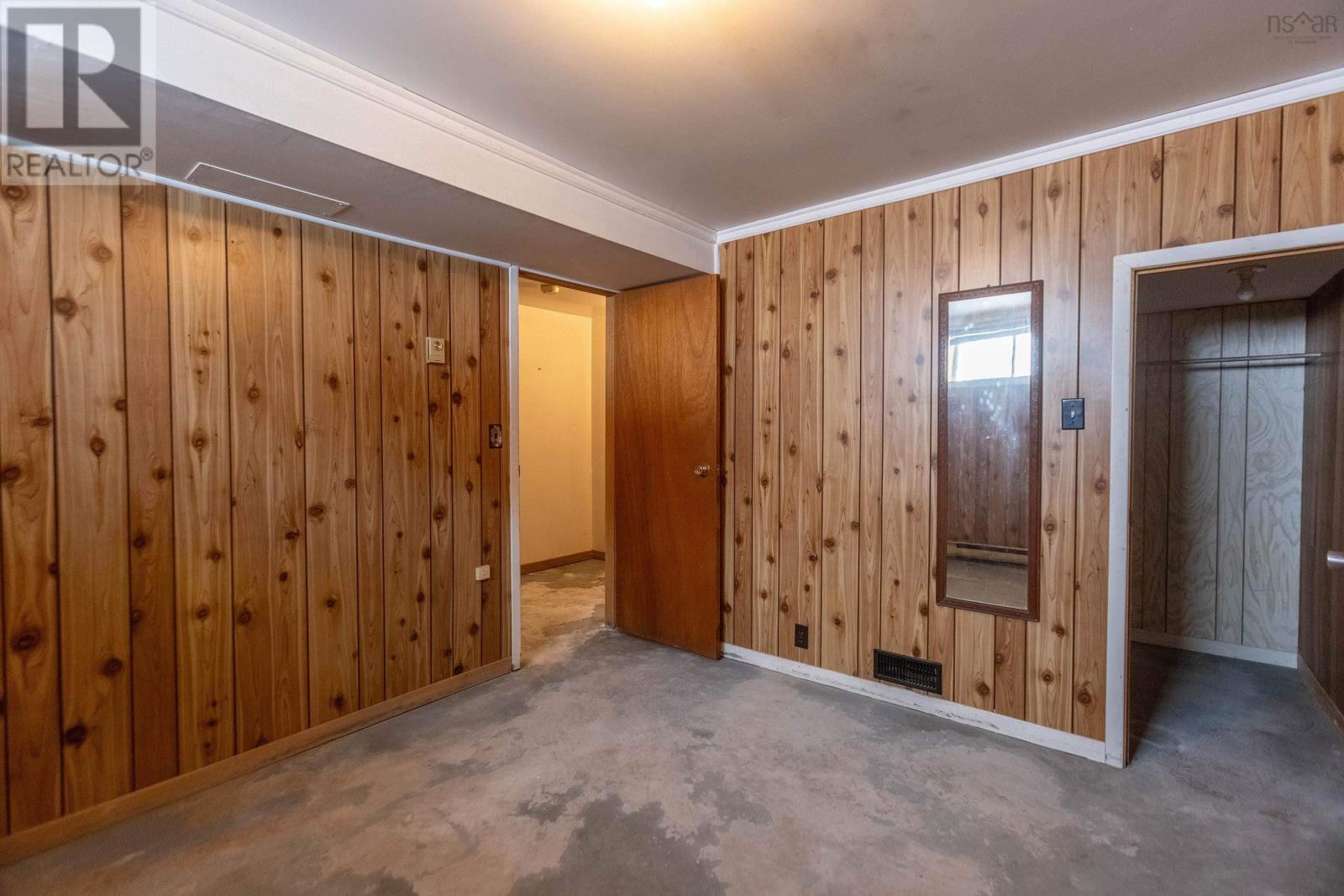 Property 32 of 40 of 482 Highway 204